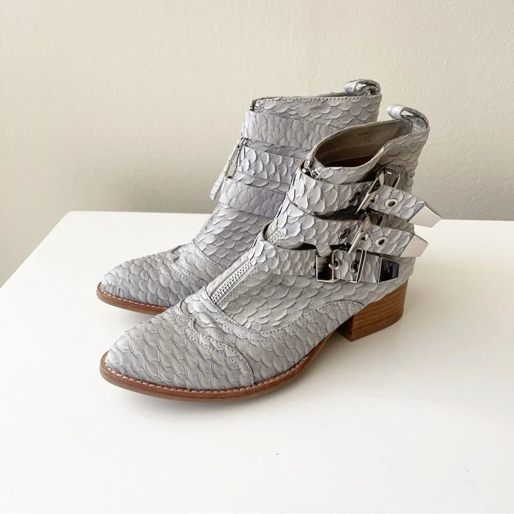 JEFFREY CAMPBELL leather snake skin‎ booties size 6